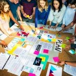Personnes en atelier de co-création