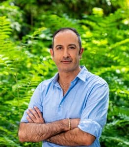 Portrait de Zia Samaha directeur du département luxe chez Enov