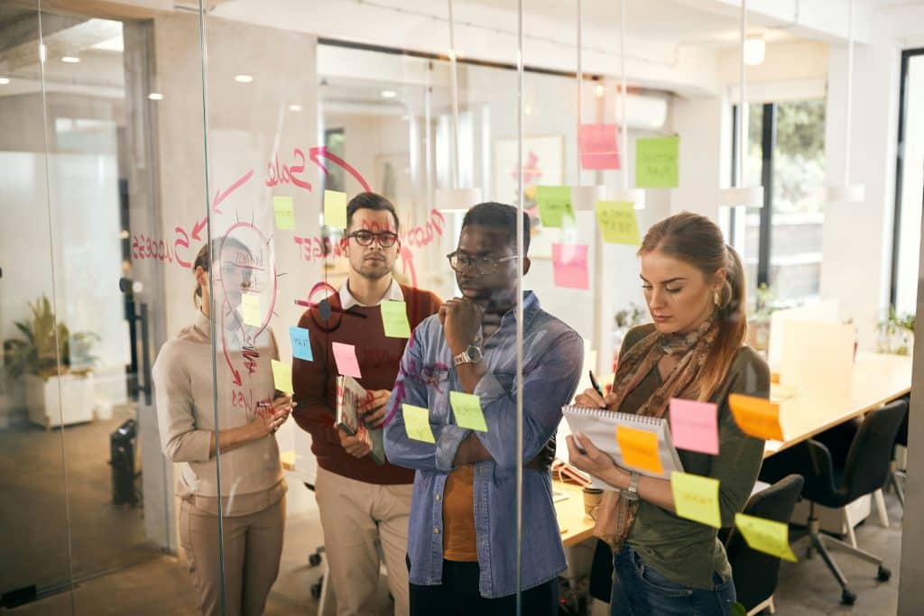 Equipe en atelier design thinking
