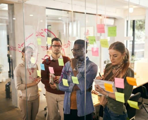 Equipe en atelier design thinking