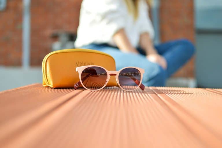 Photo illustrative lunettes de soleil