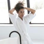 Femme cheveux texturés